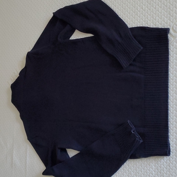 Men's Sweater - Picture 2 of 7